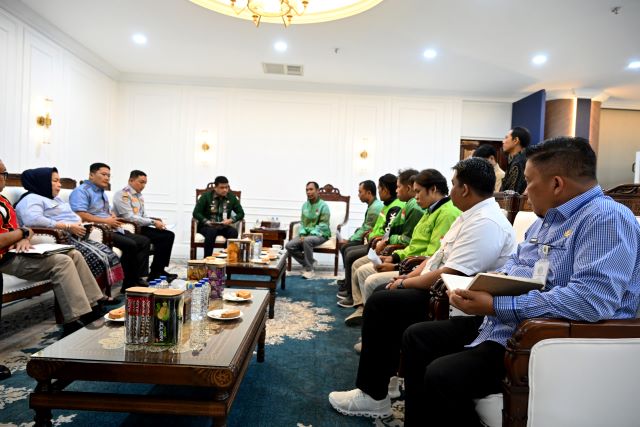 Gubernur Sumut, Bobby Nasution, terima audiensi pengemudi Ojol