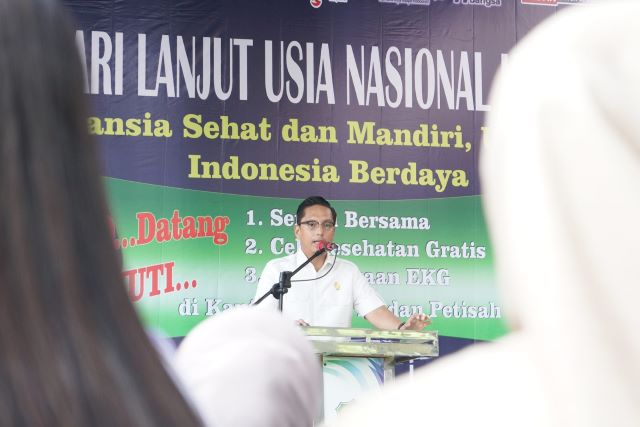 Wali Kota Medan, Rico Tri Putra Bayu Waas, pada Hari Lanjut Usia Nasional ke 30 tingkat Kota Medan