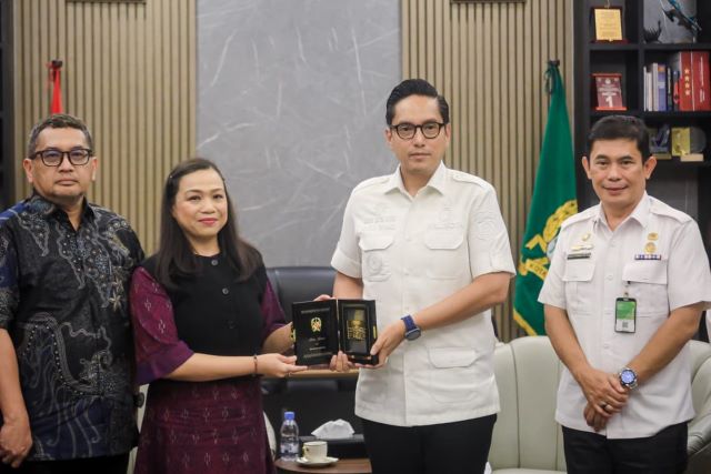 Wali Kota Medan, Rico Tri Putra Bayu Waas, terima kunjungan Direktur Fasilitas Diplomatik Kemenlu