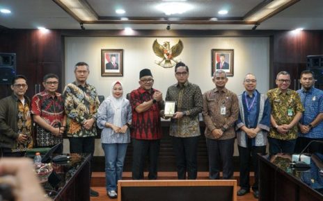 Wali Kota Medan, Rico Tri Putra Bayu Waas, terima kunjungan Wali Kota Tanjung Pinang