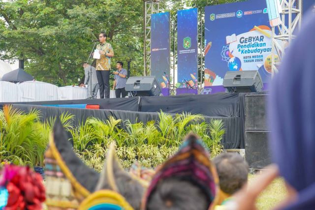 Wali Kota Medan, Rico Waas, berikan sambutan pada pembukaan Gebyar Pendidikan 2026