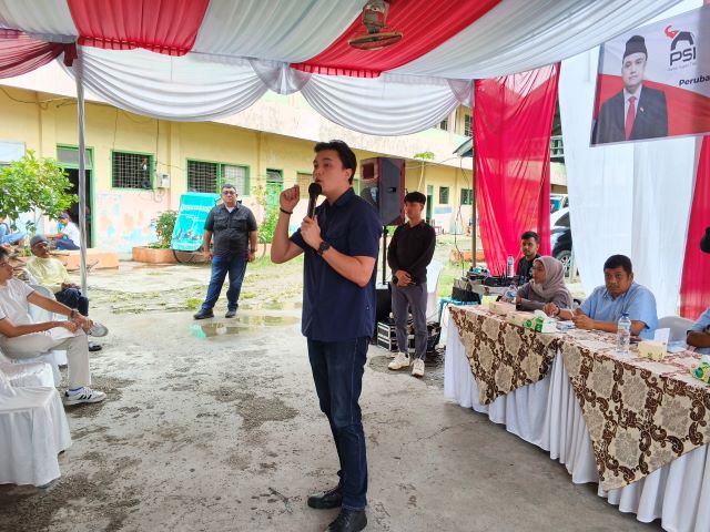 Bendahara Fraksi PSI DPRD Medan, Reinhart Jeremy Anindhita, gelar Sosper VII TA 2026 di Medan Perjuangan 2