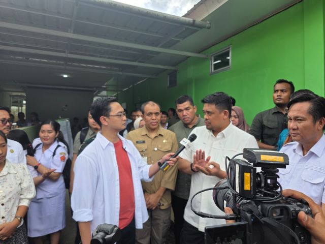 Gubernur Sumut, Bobby Nasution, beri keterangan terkait peningkatan status Puskesmas di Nias