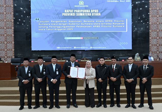 Gubernur Sumut, Bobby Nasution, pada Paripurna DPRD Sumut Ranperda Pertanggungjawaban APBD 2025
