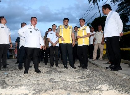 Gubernur Sumut, Bobby Nasution, tinjau jembatan Moawo di Gunungsitoli