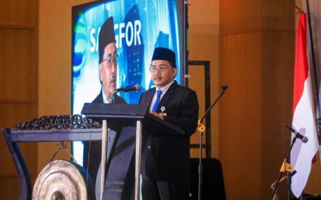 Staf Ahli Bidang Kemasyarakatan, Adlan, pada dialog Komdigi dalam rangka Rakernas APEKSI XVIII