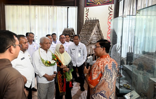 Wakil Gubernur Sumut, Surya, kunjungi Museum Nias