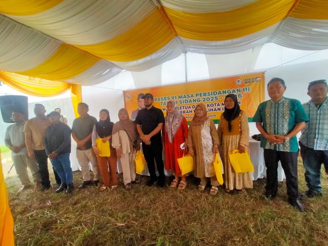Wakil Ketua DPRD Medan, Hadi Suhendra, foto bersama usai gelaran Reses VI TA 2026 di Marelan