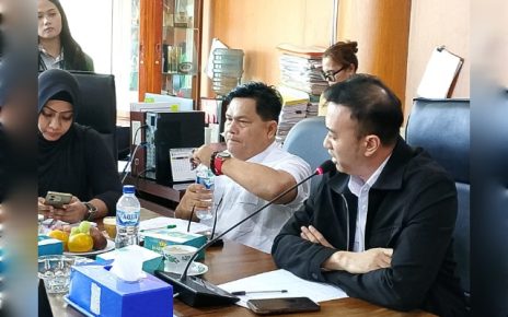 Wakil Ketua Komisi IV DPRD Medan, M. Afri Rizki Lubis, pimpin RDP terkait retribusi parkir di KIM