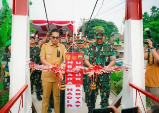 Wali Kota Medan & Pangdam BB gunting pita peresmian jembatan penghubung di Medan Polonia
