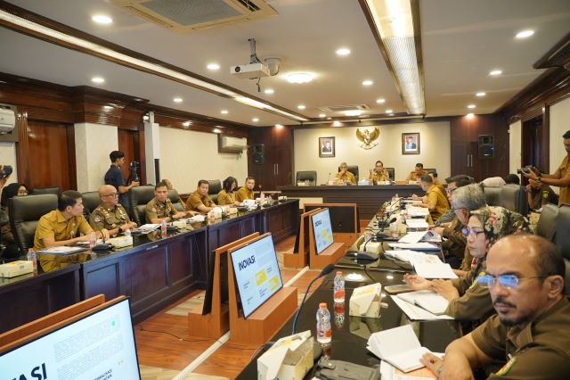 Wali Kota Medan, Rico Tri Putra Bayu Waas, Rakor bersama PUD Pasar