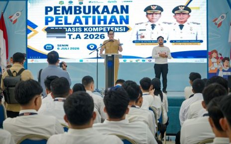 Wali Kota Medan, Rico Tri Putra Bayu Waas, buka pelatihan ketenagakerjaan