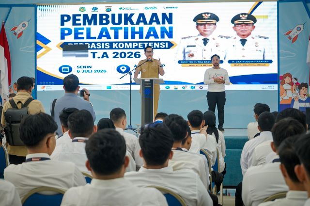 Wali Kota Medan, Rico Tri Putra Bayu Waas, buka pelatihan ketenagakerjaan
