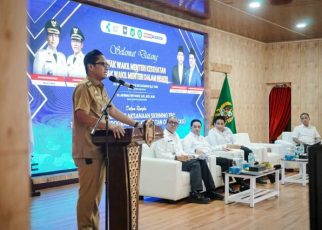 Wali Kota Medan, Rico Tri Putra Bayu Waas, pada pertemuan dengan Wamenkes, dr. Benjamin Paulus Octavianus di Medan soal TB Paru