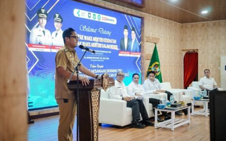Wali Kota Medan, Rico Tri Putra Bayu Waas, pada pertemuan dengan Wamenkes, dr. Benjamin Paulus Octavianus di Medan soal TB Paru