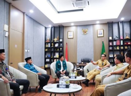 Wali Kota Medan, Rico Tri Putra Bayu Waas, terima audiensi Ikatan Sarjana Al Washliyah
