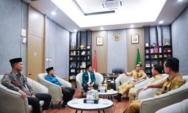 Wali Kota Medan, Rico Tri Putra Bayu Waas, terima audiensi Ikatan Sarjana Al Washliyah