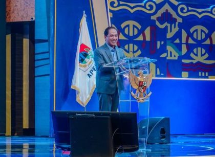 Wamenko Bidang Pangan, Hanif Faisol Nurofiq, pada Dialog Kota Tangguh dalam rangka Rakernas APEKSI XVIII di Grand City Hall Medan