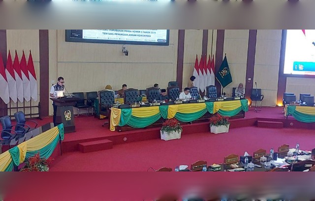 Anggota DPRD Medan Fraksi NasDem, Afif Abdillah, pada sidang paripurna DPRD