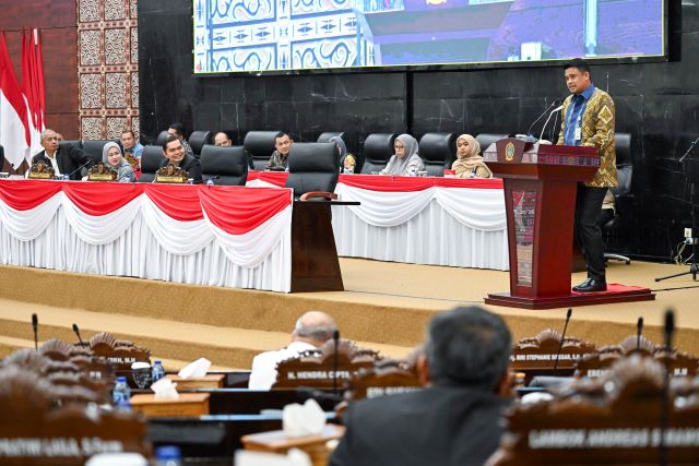 Gubernur Sumut, Bobby Nasution, beri sambutan pada paripurna penandatanganan KUA-PPAS P-APBD 2026