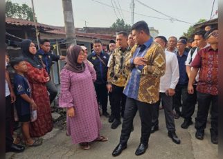 Gubernur Sumut, Bobby Nasution, kunjungi korban puting beliung di Medan Johor