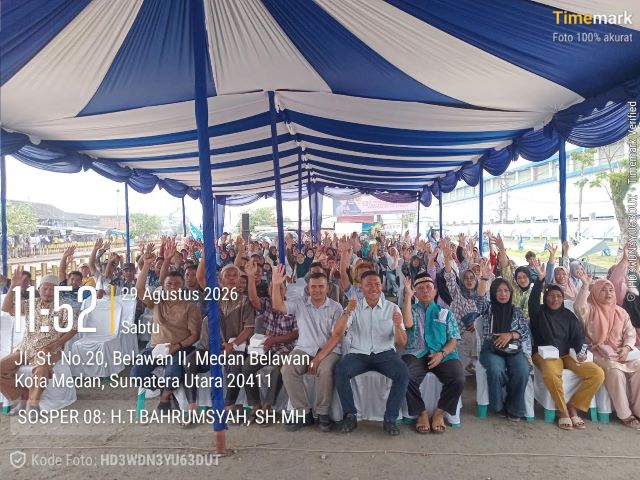 Ketua Fraksi PAN-Perindo DPRD Medan, T. Bahrumsyah, foto bersama usai gelaran Sosper VIII TA 2026 di Belawan 1