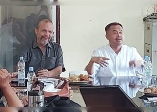 Ketua PWI Sumut, Farianda Putra Sinik, beri keterangan