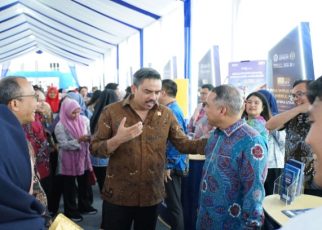Menteri UMKM, Maman Abdurahman, hadiri bursa usaha unggul di Medan