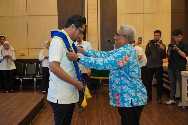 Wali Kota Medan, Rico Tri Putra Bayu Waas, dikukuhkan menjadi Ayah Penggerak Teladan