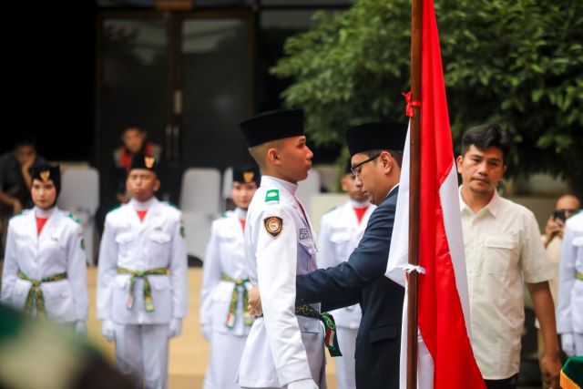 Wali Kota Medan, Rico Tri Putra Bayu Waas, kukuhkan Paskibra 2026