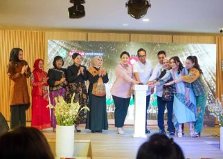 Wali Kota Medan, Rico Tri Putra Bayu Waas, tekan tombol resmikan Galery Mustika Deli di MPP