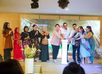 Wali Kota Medan, Rico Tri Putra Bayu Waas, tekan tombol resmikan Galery Mustika Deli di MPP