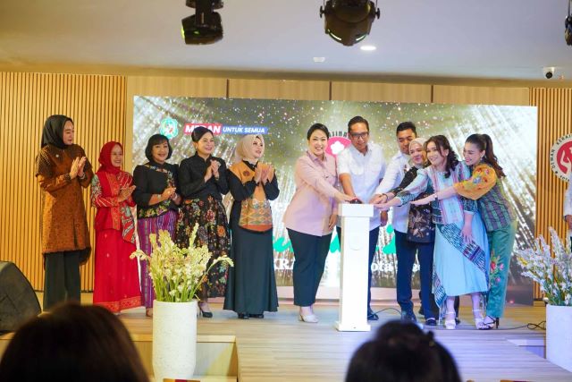 Wali Kota Medan, Rico Tri Putra Bayu Waas, tekan tombol resmikan Galery Mustika Deli di MPP