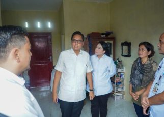 Wali Kota Medan, Rico Tri Putra Bayu Waas, tinjau RTL di Medan Tuntungan