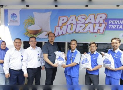 Dirut Perumda Tirtanadi, Ardian Surbakti, pada pelaksanaan Pasar Murah