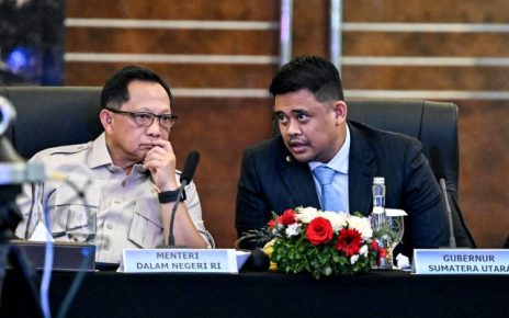 Menteri Dalam Negeri, Tito Karnavian, bersama Gubernur Sumut, Bobby Nasution, di IMT GT Rakor Gubernur di Medan