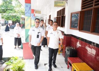 Wakil Wali Kota Medan, Zakiyuddin Harahap, tinjau SDN di Medan Denai