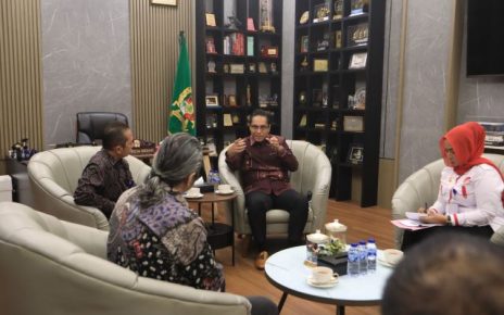 Wali Kota Medan, Rico Tri Putra Bayu Waas, terima audiensi keluarga besar SM Amin Nasution