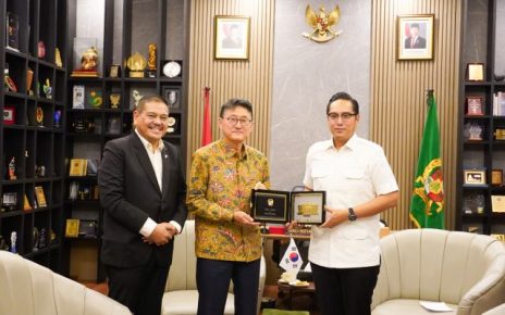 Wali Kota Medan, Rico Tri Putra Bayu Waas, terima kunjungan Dubes Korea Selatan