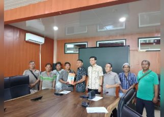 Supir angkot anggota KPUM mengadu ke DPRD Medan