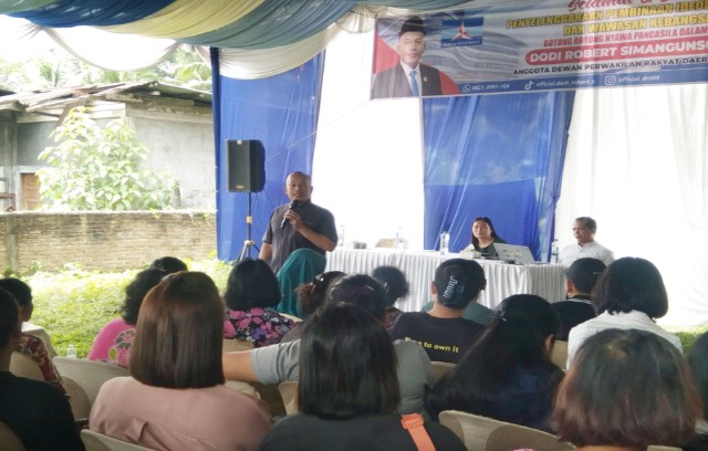 Wakil Ketua Fraksi Partai Demokrat DPRD Medan, Dodi Robert Simangunsong, gelar Wasbang di Medan Amplas