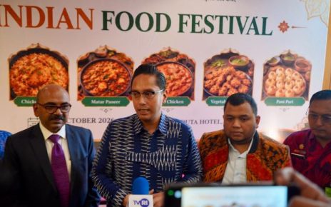 Wali Kota Medan, Rico Tri Putra Bayu Waas, beri keterangan usai jadi pembicara di India-Sumatra Business Forum 2026