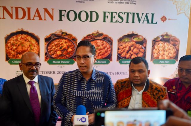 Wali Kota Medan, Rico Tri Putra Bayu Waas, beri keterangan usai jadi pembicara di India-Sumatra Business Forum 2026