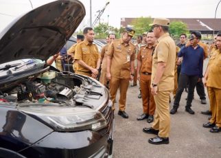 Wali Kota Medan, Rico Tri Putra Bayu Waas, periksa kenderaan dinas aparatur Pemkot Medan