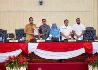 Wali Kota Medan, Rico Tri Putra Bayu Waas, sampaikan tanggapannya atas penjelasan DPRD terhadap Ranperda Perubahan Perda No. 5 tahun 2015