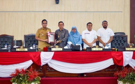 Wali Kota Medan, Rico Tri Putra Bayu Waas, sampaikan tanggapannya atas penjelasan DPRD terhadap Ranperda Perubahan Perda No. 5 tahun 2015