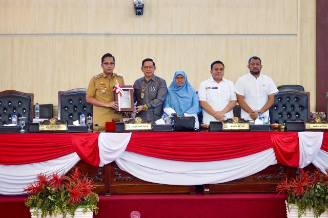Wali Kota Medan, Rico Tri Putra Bayu Waas, sampaikan tanggapannya atas penjelasan DPRD terhadap Ranperda Perubahan Perda No. 5 tahun 2015