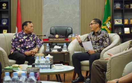 Wali Kota Medan, Rico Tri Putra Bayu Waas, terima audiensi panitia pengadaan tanah kuburan Medan Johor