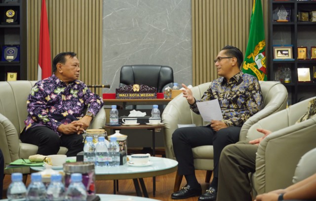Wali Kota Medan, Rico Tri Putra Bayu Waas, terima audiensi panitia pengadaan tanah kuburan Medan Johor